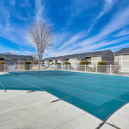 Lakefront Osage Beach Abode With Grill And Pool Access Apartment Exterior photo