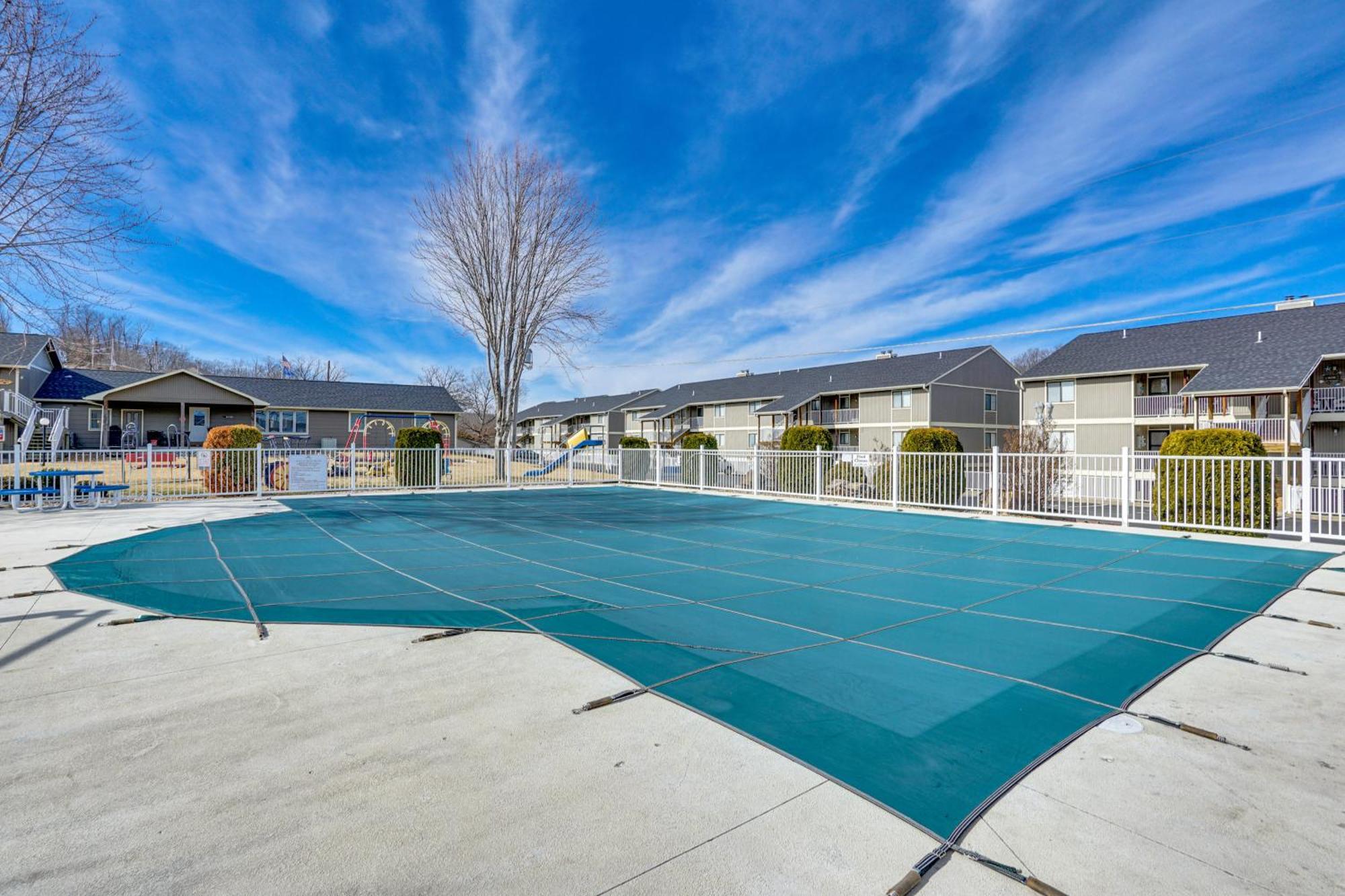 Lakefront Osage Beach Abode With Grill And Pool Access Apartment Exterior photo