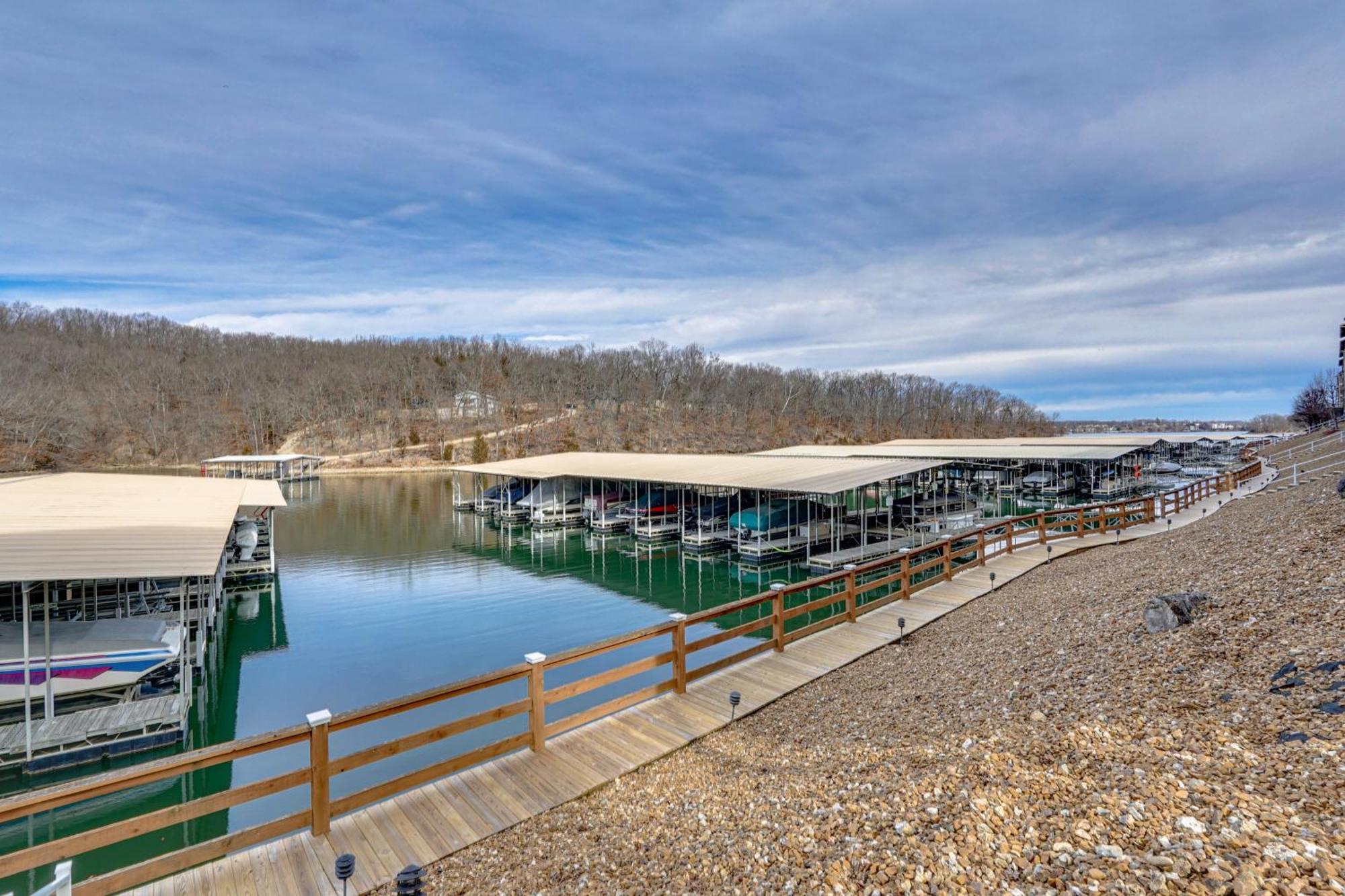 Lakefront Osage Beach Abode With Grill And Pool Access Apartment Exterior photo