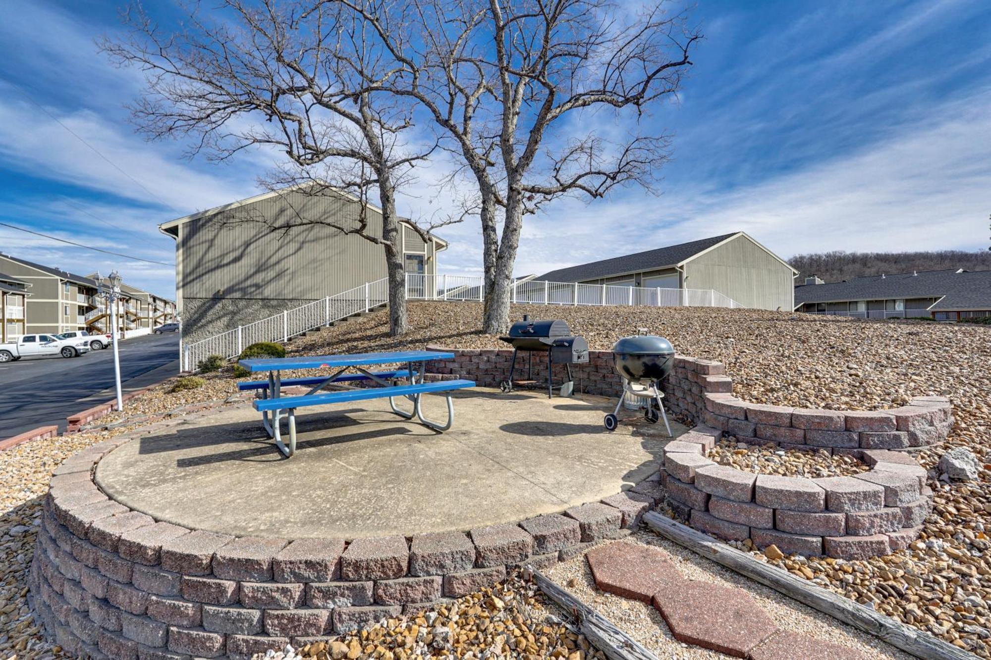 Lakefront Osage Beach Abode With Grill And Pool Access Apartment Exterior photo